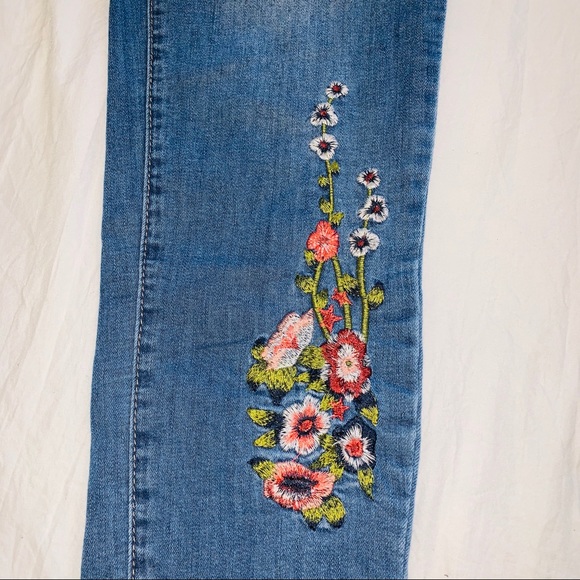 ANNE KLEIN Skinny Ankle floral embroidered jeans - Picture 3 of 7